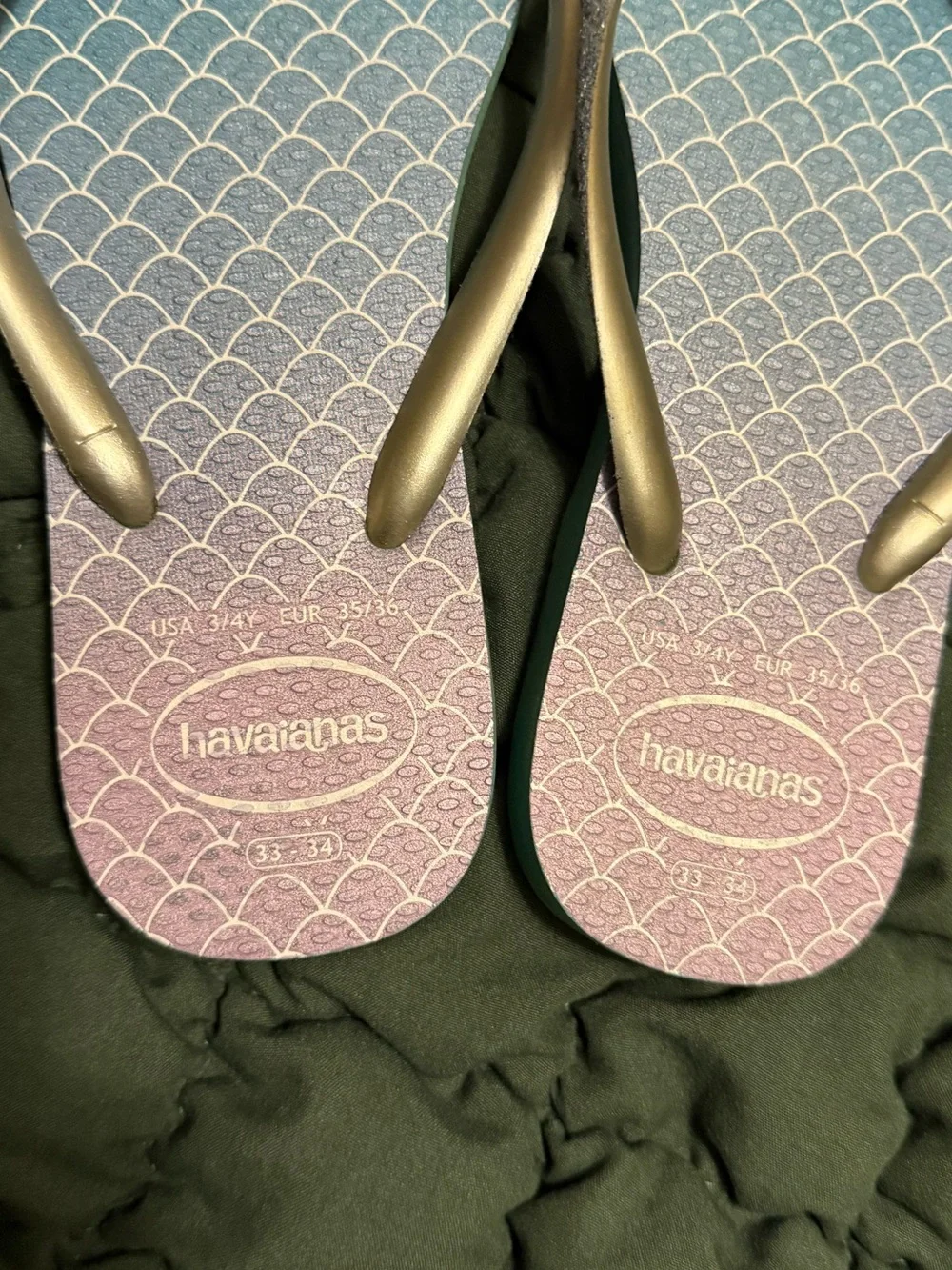 Havaianas Mermaid Ombrè Youth Flip Flops Glitter Straps Charm Girls size 2 NWOT